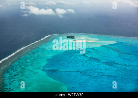 Vue aérienne de la lagune de corail turquoise, Aitutaki, Îles Cook Polynésie Française Banque D'Images