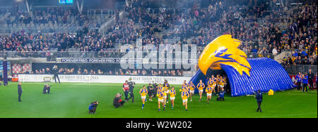 West Coast Eagles les joueurs de football sur le terrain dans l'ouest de l'AFL Derby match au stade d'Optus Perth Western Australia. Banque D'Images