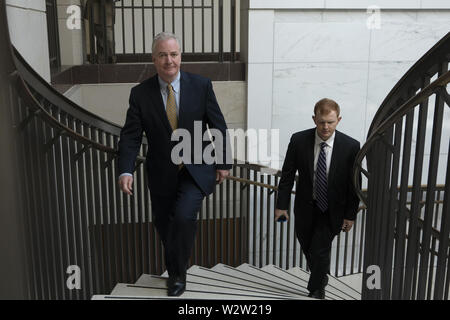 Washington, District de Columbia, Etats-Unis. 10 juillet, 2019. Le sénateur américain Chris Van Hollen (démocrate du Maryland) part une porte fermée exposé sur la sécurité des élections américaines sur la colline du Capitole à Washington, DC, États-Unis, le 10 juillet 2019. Credit : Stefani Reynolds/CNP/ZUMA/Alamy Fil Live News Banque D'Images