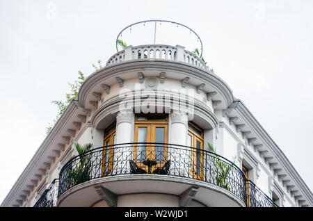 Charmants balcons dans Casco Viejo, le célèbre quartier historique de la ville de Panama et site du patrimoine mondial depuis 1997 Banque D'Images