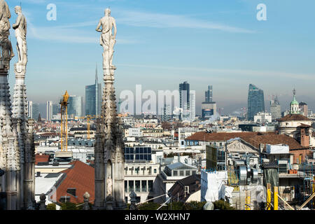 L'Italie, Lombardie, Milan, paysage urbain sur le toit du Duomo Banque D'Images