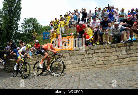 Randonnée à vélo, Tour de France, Grand Départ à Bruxelles, 1re Étape. Greg Van Avermaet (BEL), Xandro Meurisse (BEL) sur la route culte Muur van Geraardsberg Banque D'Images