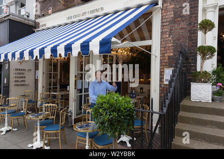 L'Irlande du Nord, Belfast, extérieur de la Chubby Chérubin restaurant sur Chichester Street. Banque D'Images