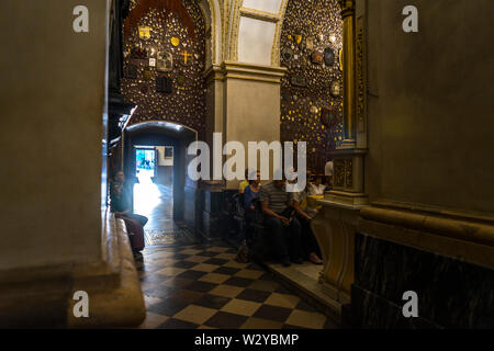 À l'intérieur de la chapelle où l'icône de la Vierge noire de Czestochowa est montré, la Pologne en 2018. Banque D'Images