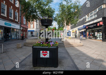 Rue Buttermarket, une rue piétonne dans la ville de Warrington dans le Cheshire. L'ancienne ville industrielle de Warrington, précédemment dans le Lancashire, j Banque D'Images