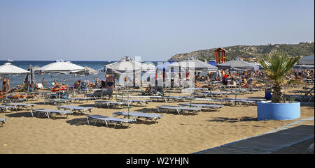 Plage de Faliraki. L'île de Rhodes. Grèce Banque D'Images