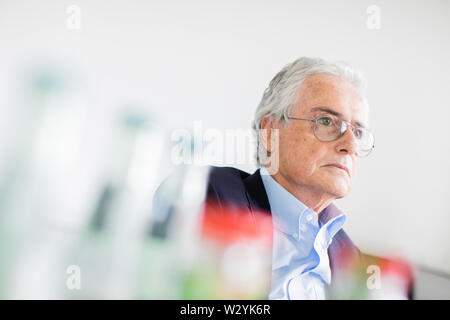 11 juillet 2019, Berlin, Düsseldorf : Ron Sommer, ancien président directeur général de Deutsche Telekom, enregistrées au cours d'un dpa entrevue. L'été sera de 70 ans le 29.07.2019. Photo : afp/Vennenbernd Rolf Banque D'Images