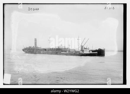 Sygna cargo norvégien, avec un bateau-pompe (probablement la William J. Gaynor), et tirer, probablement à New York, 1916-01-23. Légende originale : La photographie montre le cargo norvégien Sygna qui a été imposée au port après l'incendie de son emprise en janvier 1916. (Source : Flickr Commons Project, 2013) Cette image est disponible à partir de la Bibliothèque du Congrès des Etats-Unis's Prints and Photographs Division au titre de l'IDENTIFICATEUR NUMÉRIQUE LC-DIG-ggbain-20875.Cette balise n'indique pas le statut d'auteur. Une étiquette d'auteur normal est toujours requis. Voir Communes:licence pour plus d'informations. Banque D'Images