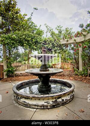 Gulf Shores, AL USA - 05/11/2019 - Fontaine de l'eau par la voie 4 Banque D'Images