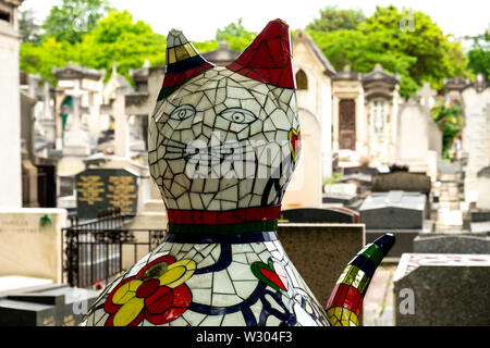 Niki de Saint Phalle : le Cimetière de Montparnasse - Ricardo tombeau chat à Paris Banque D'Images