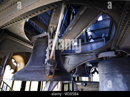 (190711) -- Londres, 11 juillet 2019 (Xinhua) -- Photo prise le 7 février 2013 montre un des quatre quarts de cloches de la Bellfry à Londres, Grande-Bretagne. Le 'Big Ben' bell tours 160 ans depuis le début de trouver l'heure le 11 juillet 1859. (Jessica Taylor/Parlement du Royaume-Uni document via Xinhua) HOC CRÉDIT obligatoire : le Parlement du Royaume-Uni/Jessica Taylor Banque D'Images