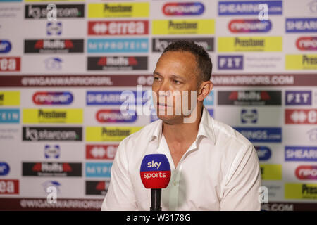 5 JUILLET 2019 , DW Stadium, Wigan, Angleterre ; Betfred Super League, Round 21, Wigan Warriors vs Hull KR ; Adrian Lam entraîneur de Wigan Warriors parle à la presse après une victoire de Wigan dominante Crédit : Mark Cosgrove/News Images/Bernard Platt Banque D'Images