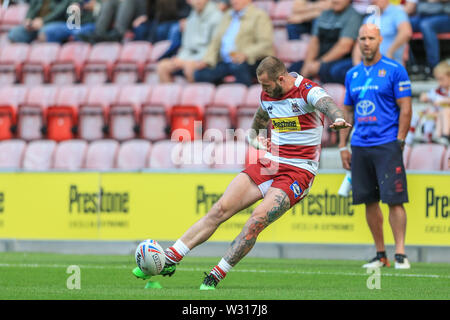 5 JUILLET 2019 , DW Stadium, Wigan, Angleterre ; Betfred Super League, Round 21, Wigan Warriors vs Hull KR ; Zak Hardaker (20) de Wigan Warriors convertit Crédit : Mark Cosgrove/News Images Banque D'Images