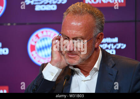 Karl Heinz RUMMENIGGE, (président) gestion, geste, sceptique, image unique, l'un-cut motif, portrait, portrait, portrait. 'Pro Evolution Soccer" est le nom de la simulation de football par fabricant Konami. Tout ce qui est nouveau dans la saison 2019/2020 : FC Bayern Munich sera probablement coopérer avec Konami dans la saison à venir. Le géant du jeu vidéo japonais est le fabricant de la PSE/Pro Evolution Soccer et le concurrent de l' EA SPORTS FIFA '' série. FC Bayern Munich - Présentation du nouveau partenariat avec le fabricant de jeux vidéo japonais Konami. Soccer 1. Bundesliga, Banque D'Images