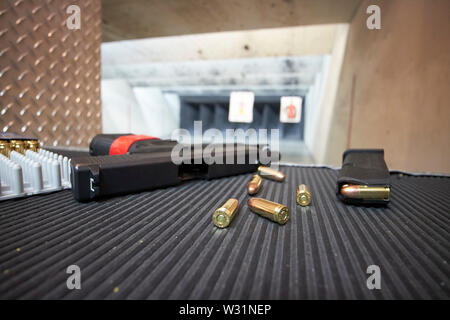 Glock 9mm pistolet de tir de balles et magazine USA États-Unis d'Amérique Banque D'Images