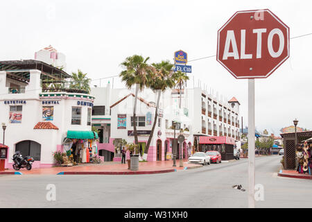 ENSENADA, MEXIQUE - MAI, 31, 2015 : Street view d'Ensenada Mexique, situé à 80 km au sud de San Diego en Basse Californie. Banque D'Images