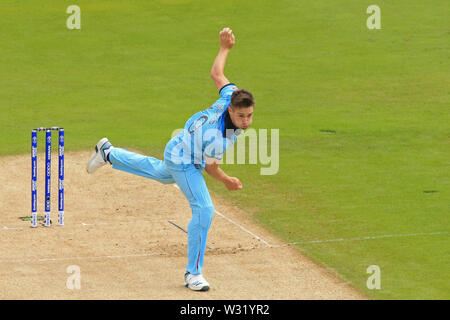 Birmingham, UK. 11 juillet, 2019. Chris Woakes bowling d'Angleterre pendant l'Angleterre v l'Australie, l'ICC Cricket World Cup Match demi-finale, à Edgbaston, Birmingham, Angleterre. Credit : España/Alamy Live News Banque D'Images