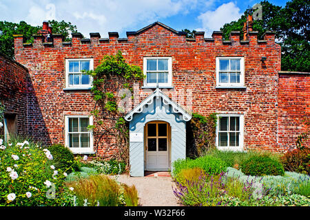 Chalet des jardiniers, jardins de Wynyard Wynyard,Hall, Stockton on Tees, Cleveland, Angleterre Banque D'Images