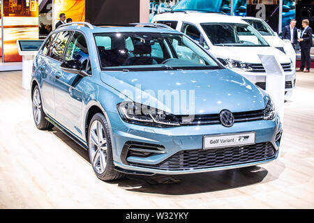 Genève, mars 2019 VW Volkswagen Golf R-Line MK7 MQB 7e gen combi, Salon de Genève, voiture familiale produite par Volkswagen Banque D'Images