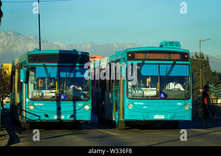 SANTIAGO, CHILI - Juillet 2019 : un bus Transantiago Pudahuel dans Banque D'Images