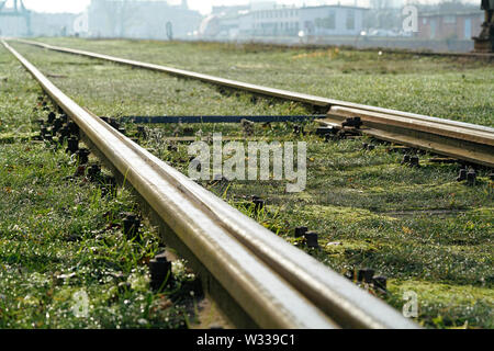 Des voies de chemin de fer dans le port de commerce à Magdebourg Banque D'Images