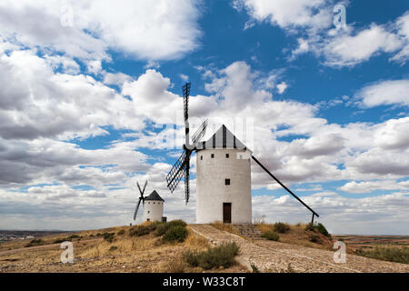 Les moulins à vent de Don Quichotte en Castilla La Mancha. L'Espagne. Banque D'Images