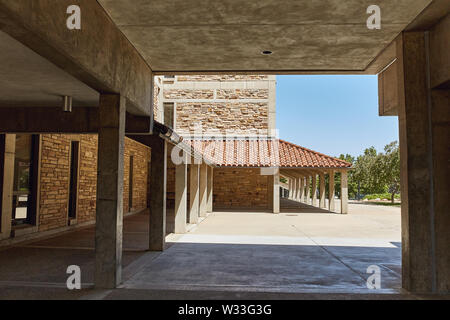Boulder, Colorado - 11 juillet 2019: Belle architecture et terrain sur le campus de l'Université du Colorado Boulder. Banque D'Images