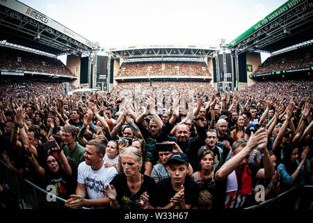 Copenhague, Danemark. 11 juillet, 2019. Copenhague, Danemark. Juillet 11th, 2019. Concert des amateurs assister à un concert live avec le groupe de heavy metal américain Metallica à Telia Parken de Copenhague. (Photo crédit : Gonzales Photo/Alamy Live News Banque D'Images