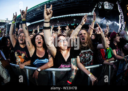 Copenhague, Danemark. 11 juillet, 2019. Copenhague, Danemark. Juillet 11th, 2019. Concert des amateurs assister à un concert live avec le groupe de heavy metal américain Metallica à Telia Parken de Copenhague. (Photo crédit : Gonzales Photo/Alamy Live News Banque D'Images