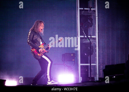 Copenhague, Danemark. 11 juillet, 2019. Copenhague, Danemark. Juillet 11th, 2019. Le groupe de heavy metal américain Metallica effectue des concerts en direct à Telia Parken de Copenhague. Ici le guitariste Kirk Hammett est vu sur scène. (Photo crédit : Gonzales Photo/Alamy Live News Banque D'Images