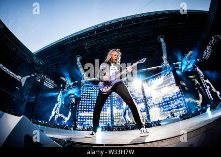 Copenhague, Danemark. 11 juillet, 2019. Copenhague, Danemark. Juillet 11th, 2019. Le groupe de heavy metal américain Metallica effectue des concerts en direct à Telia Parken de Copenhague. Ici le guitariste Kirk Hammett est vu sur scène. (Photo crédit : Gonzales Photo/Alamy Live News Banque D'Images