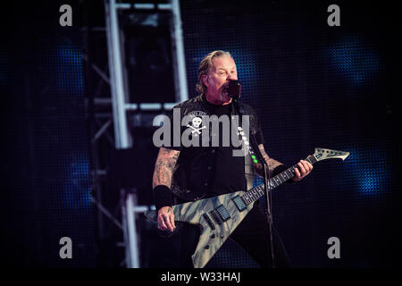 Copenhague, Danemark. 11 juillet, 2019. Copenhague, Danemark. Juillet 11th, 2019. Le groupe de heavy metal américain Metallica effectue des concerts en direct à Telia Parken de Copenhague. Ici chanteur et guitariste James Hetfield est vu sur scène. (Photo crédit : Gonzales Photo/Alamy Live News Banque D'Images