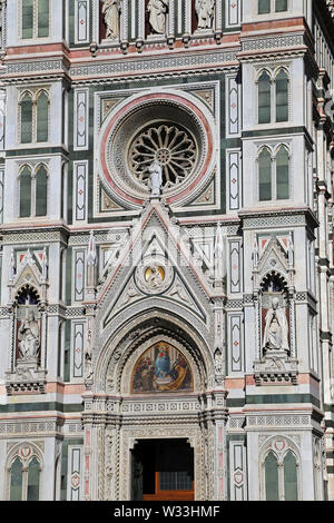 FLORENCE, ITALIE - 27 août 2018 : la cathédrale de Florence (Il Duomo di Firenze) Le 27 août 2018 à Florence, en Italie. Florence est la plus grande ville de tus Banque D'Images