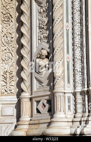 FLORENCE, ITALIE - 27 août 2018 : la cathédrale de Florence (Il Duomo di Firenze) Le 27 août 2018 à Florence, en Italie. Florence est la plus grande ville de tus Banque D'Images