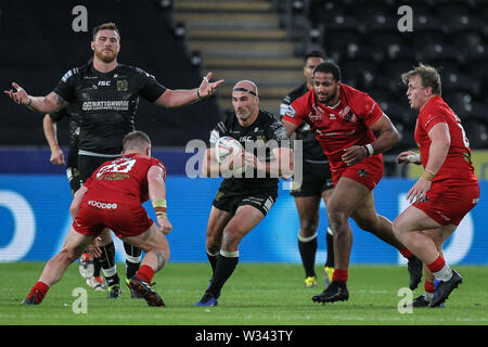 11 JUILLET 2019 , KCOM Stadium, Hull, Angleterre ; Betfred Super League, Round 22, Hull FC vs London Broncos ; Danny Houghton (9) de Hull FC s'exécute avec la balle Crédit : David Greaves/News Images Banque D'Images