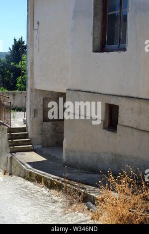 Corfou Avliotes cette photo d'une maison prise dans le village sur une colline.J'ai juste aimé la composition de sorte a pris le pic Banque D'Images