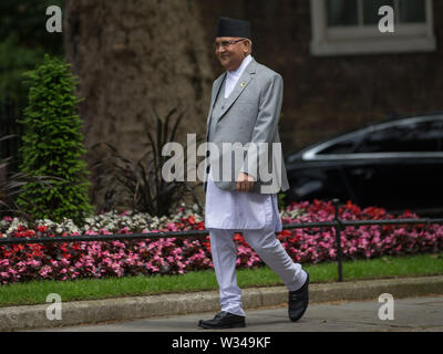 Premier ministre Theresa accueille peut-être Premier Ministre Népalais Khadga Prasad Sharma Oli pour des entretiens au numéro 10 Downing Street, Londres, Royaume-Uni. En vedette : PM Népalais Khadga Prasad Sharma Oli Où : London, Royaume-Uni Quand : 11 Juin 2019 Crédit : Wheatley/WENN Banque D'Images
