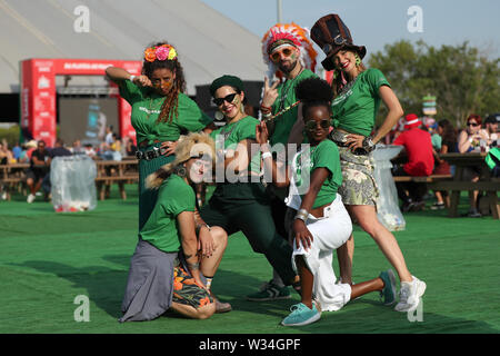 Lisbonne, Portugal. 11 juillet, 2019. Les artistes interprètes ou exécutants posent pour une photo lors de la NOS vivants 2019 music festival à Lisbonne, Portugal, le 11 juillet 2019. Le festival se déroulera du 11 juillet au 13 juillet. Crédit : Pedro Fiuza/Xinhua/Alamy Live News Banque D'Images