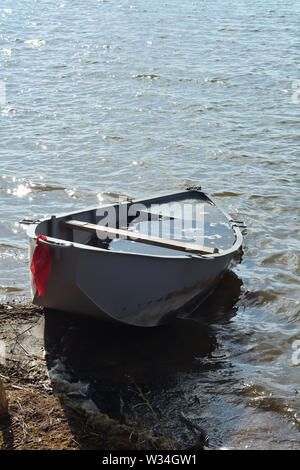 Bateau de pêche sur les rives de l'Elbe près de Lostau Banque D'Images