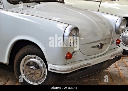 Voiture Trabant historique dans le musée de la technologie Magdeburg Banque D'Images