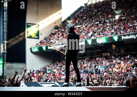 Copenhague, Danemark. 11 juillet, 2019. Copenhague, Danemark. Juillet 11th, 2019. Le groupe de doom metal suédois Ghost effectue un concert live à Telia Parken de Copenhague. Ici l'une des goules sans nom est vu sur scène. (Photo crédit : Gonzales Photo/Alamy Live News Banque D'Images