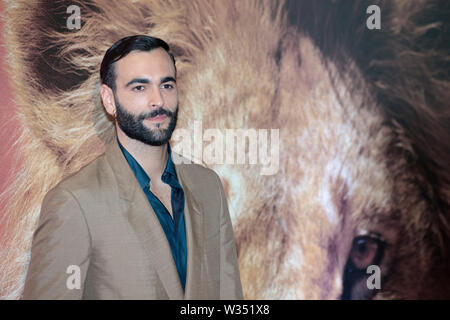 Des chanteurs italiens Marco Mengoni et Elisa participant à la photocall du Roi Lion à Rome Banque D'Images