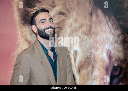 Des chanteurs italiens Marco Mengoni et Elisa participant à la photocall du Roi Lion à Rome Banque D'Images