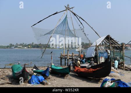 Les filets de pêche chinois à fort Kochi (Cochin), Kerala, Inde Banque D'Images