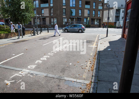 Londres, Royaume-Uni. 12 juillet, 2019. Le site où Youness Bentahar, 38 ans, a été violemment arrêté par des agents de la Police métropolitaine le 10 juillet après un avertissement à 5 étages. L'incident, au cours de laquelle M. Bentahar semblaient avoir une saisie, a depuis été renvoyé à la Police métropolitaine centrale de commande de l'Unité des normes professionnelles après une vidéo de l'arrestation est allé sur viral des médias sociaux. Credit : Mark Kerrison/Alamy Live News Banque D'Images