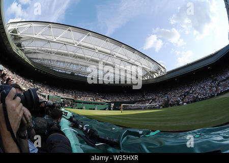 Londres Angleterre 12 juillet 2019 les championnats de Wimbledon 2019 12072019 Centre Court avec toit lors de mens demi finale Photo Roger Parker International Sports - Photos Ltd/Alamy Live News Banque D'Images