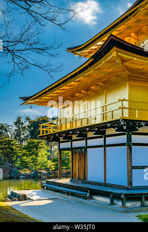 KYOTO, JAPON, JANVIER - 2019 - Vue extérieure du célèbre temple zen kinkakuji à Kyoto City, Japon Banque D'Images