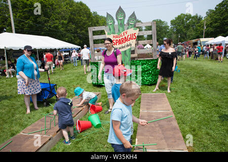 Hadley, Massachusetts est célèbre pour ses asperges et d'avoir un festival pour célébrer la récolte. Banque D'Images