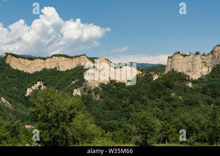 Des pyramides de grès à Melnik, Bulgarie Banque D'Images