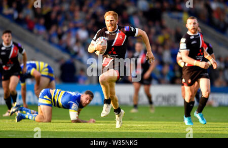 Warrington, Cheshire, Royaume-Uni. 12 juillet, 2019. RFL ligue de rugby, Warrington Wolves contre Salford Red Devils ; Kris Welham de Salford Red Devils fonctionne à plein régime, à partir d'open jouer à la balle : Action Crédit Plus Sport/Alamy Live News Banque D'Images